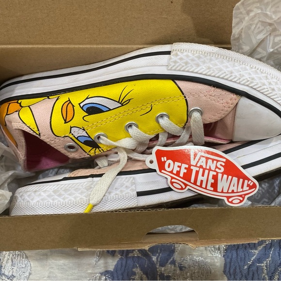 Retro Loonie Tunes Tweety Bird Converse - Size 3 Kids - Picture 6 of 7